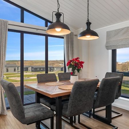 Hiraeth - Luxury Lodge With Hot Tub, Close To Beach Penally エクステリア 写真